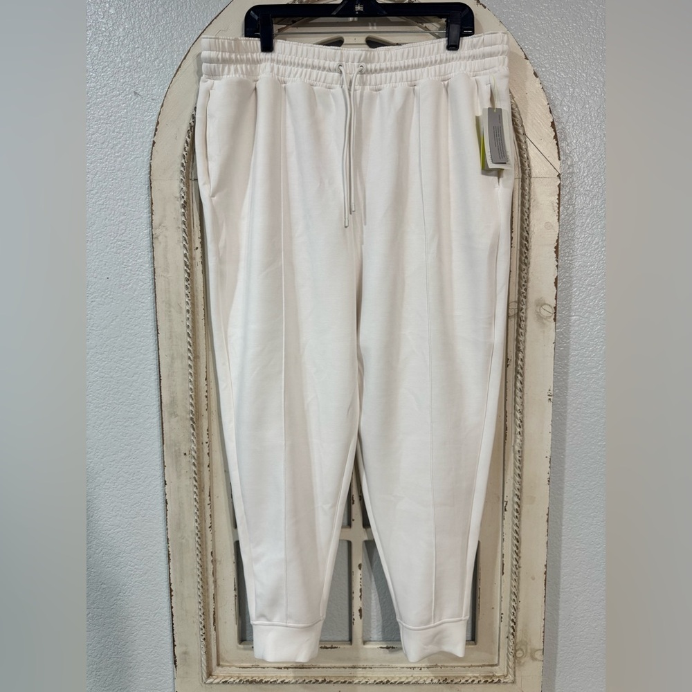 All in Motion women’s Cream Joggers